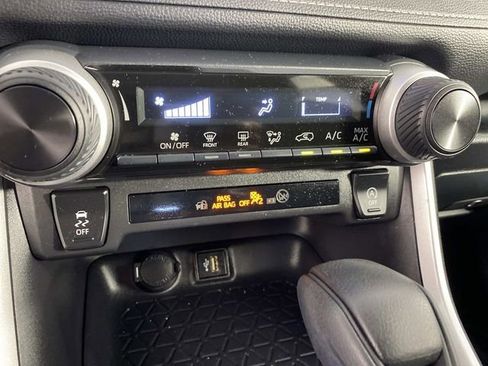 Used 2025 Toyota RAV4 LE AWD/4WD image 20
