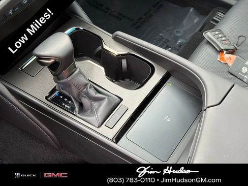 Used 2024 Lexus ES 350 w/ Luxury Package image 32