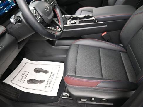 Used 2025 Chevrolet Equinox RS w/ Safety and Technology Package image 15