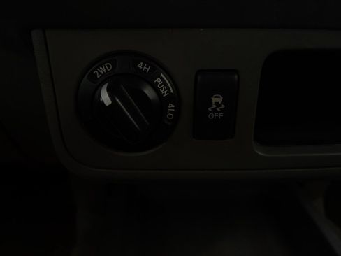 Used 2018 Nissan Frontier SV AWD/4WD image 31