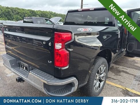Used 2023 Chevrolet Silverado 1500 LT AWD/4WD image 7