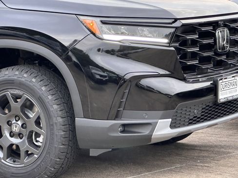 New 2025 Honda Pilot TrailSport image 4