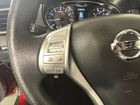 Used 2015 Nissan Rogue SV AWD/4WD image 16