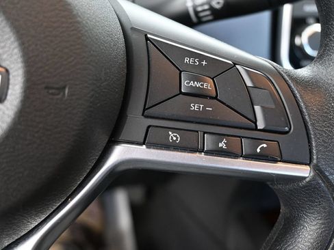 Used 2025 Nissan Versa SV FWD image 35