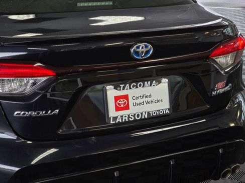 Certified 2023 Toyota Corolla SE w/ SE Package image 12