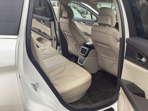 Used 2016 Lincoln MKX Reserve w/ Technology Package image 8