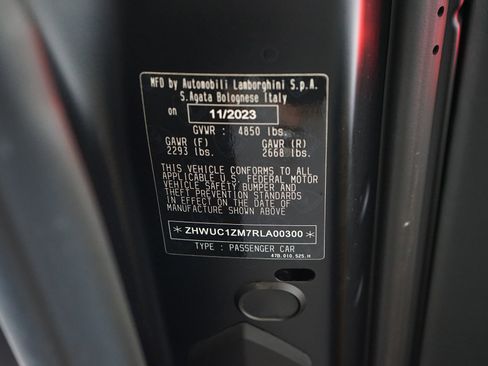 Used 2024 Lamborghini Revuelto AWD/4WD image 33