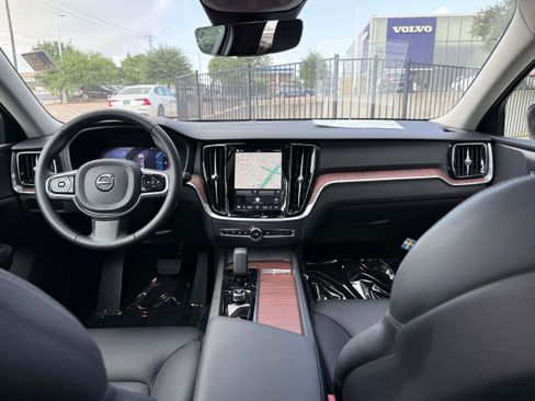 Certified 2025 Volvo S60 B5 Plus w/ Protection Package Premier FWD image 17