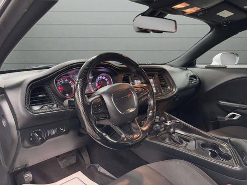 Used 2022 Dodge Challenger GT image 19