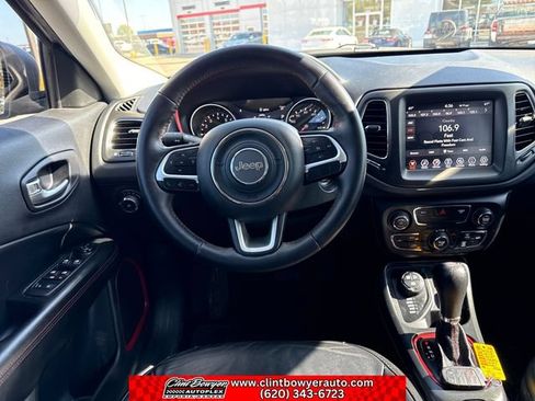 Used 2018 Jeep Compass Trailhawk w/ Leather Interior Group AWD/4WD image 14