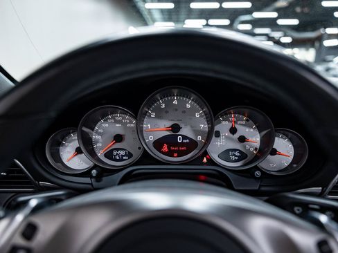 Used 2009 Porsche 911 Carrera S RWD image 11
