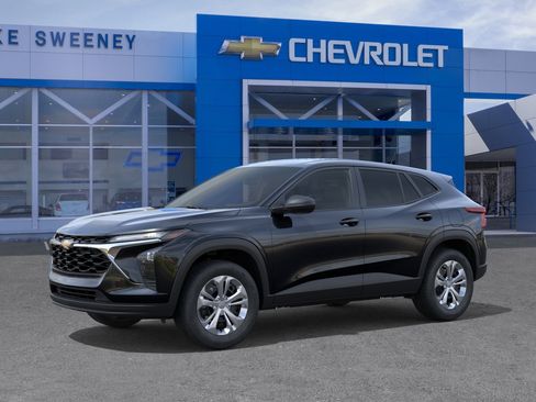 New 2026 Chevrolet Trax LS FWD image 2