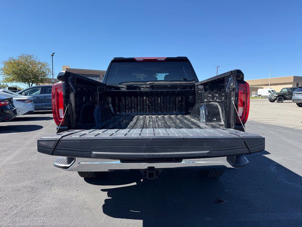Used 2026 GMC Sierra 1500 SLT AWD/4WD image 17