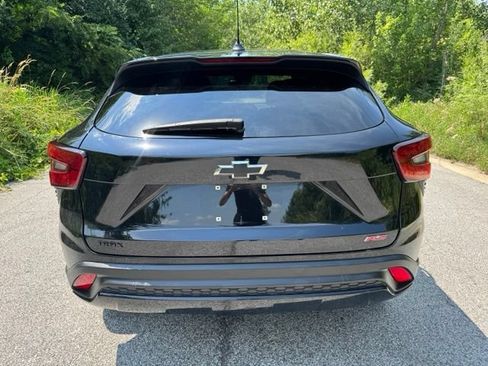 Used 2024 Chevrolet Trax RS w/ Driver Confidence Package FWD image 6
