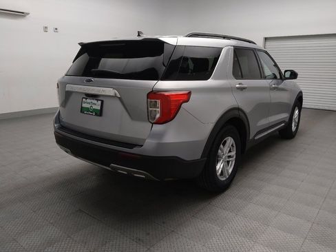 Used 2023 Ford Explorer XLT w/ Equipment Group 202A image 9