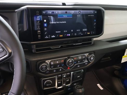 New 2026 Jeep Gladiator Sport AWD/4WD image 19