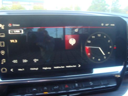 Used 2022 GMC Sierra 1500 SLT w/ SLT Convenience Package image 12