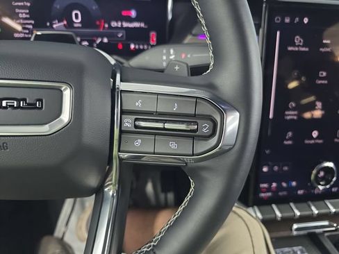 Certified 2026 GMC Acadia Denali w/ Super Cruise Package AWD/4WD image 18