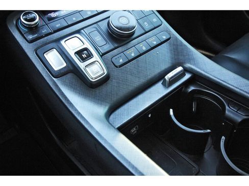 Used 2023 Hyundai Palisade Limited w/ Winter Package image 28