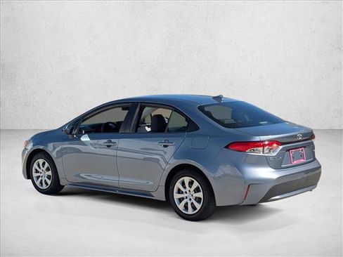 Used 2022 Toyota Corolla LE image 7