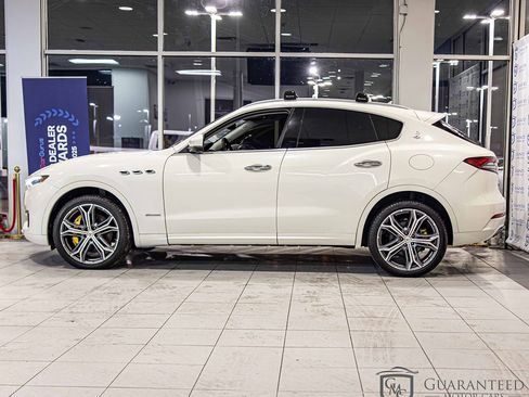 Used 2021 Maserati Levante S GranLusso image 6