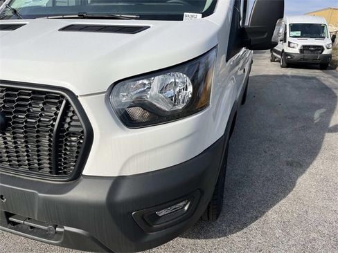 New 2025 Ford Transit 250 148 Medium Roof image 9