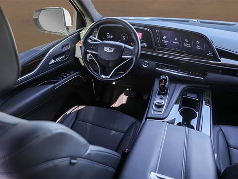Used 2023 Cadillac Escalade Luxury w/ LPO, Illumination Package image 28