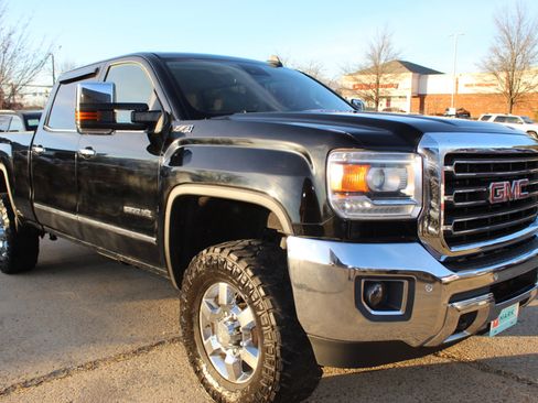 Used 2015 GMC Sierra 2500 SLT w/ Duramax Plus Package image 10