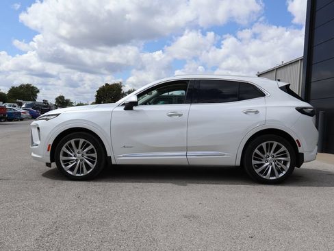 Used 2025 Buick Envision Avenir AWD/4WD image 2