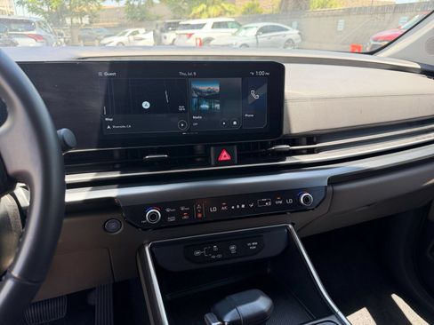 Used 2026 Kia Carnival FWD image 14