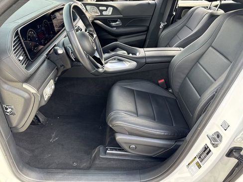 Used 2024 Mercedes-Benz GLS 450 4MATIC image 14