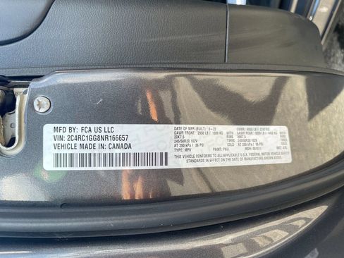 Used 2022 Chrysler Pacifica Limited w/ S Appearance Package FWD image 40