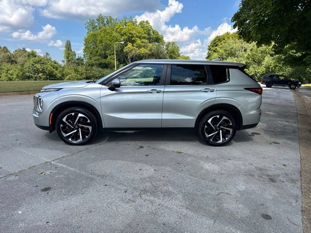 Used 2023 Mitsubishi Outlander SE AWD/4WD image 4