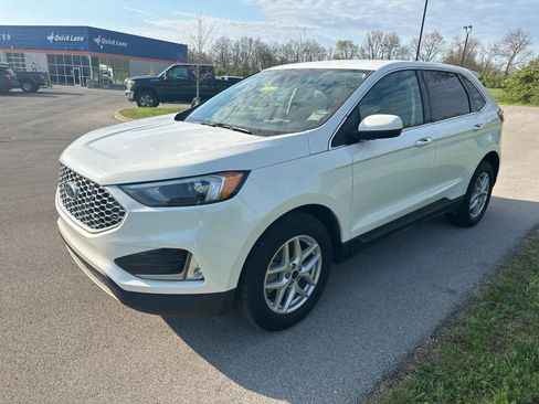 Used 2023 Ford Edge SEL w/ Convenience Package image 2