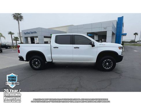 Used 2024 Chevrolet Silverado 1500 ZR2 w/ Technology Package image 13