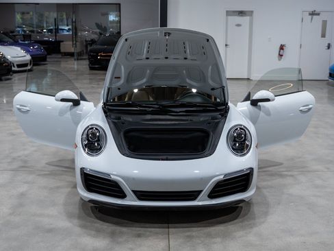Used 2019 Porsche 911 Carrera 4 AWD/4WD image 36