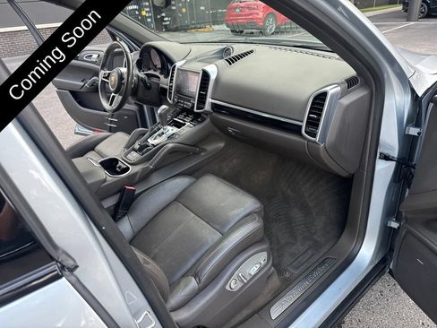 Used 2017 Porsche Cayenne Platinum Edition AWD/4WD image 68