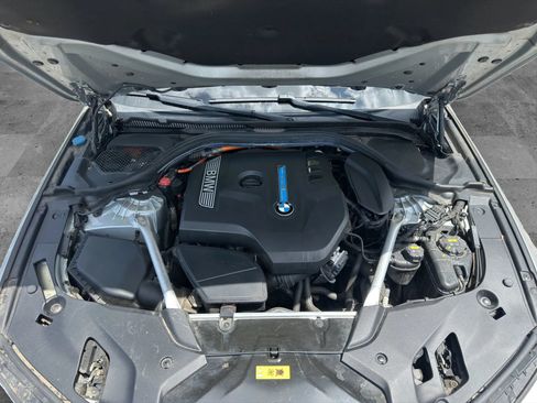 Used 2019 BMW 530e xDrive w/ Convenience Package AWD/4WD image 9