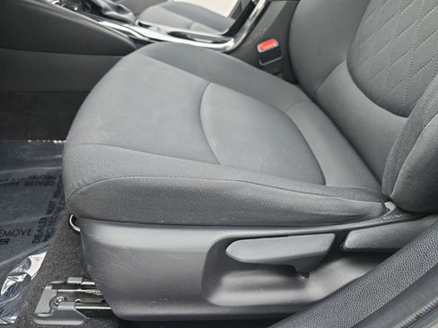 Used 2021 Toyota Corolla LE image 29