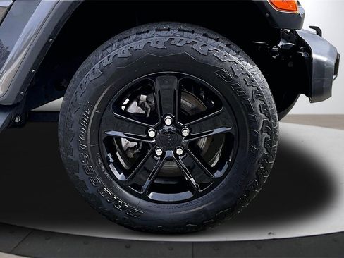 Certified 2022 Jeep Wrangler Unlimited Sahara image 34