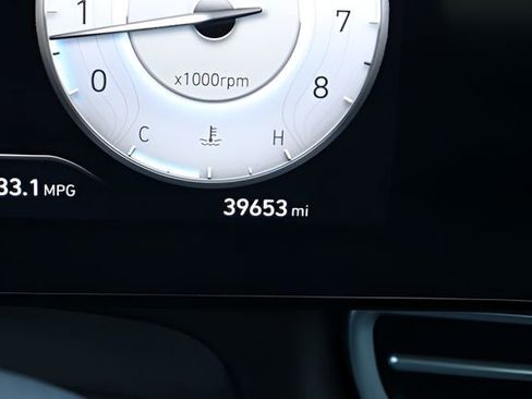 Used 2024 Hyundai Elantra SEL image 24