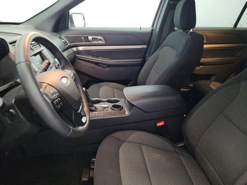 Used 2018 Ford Explorer XLT image 17