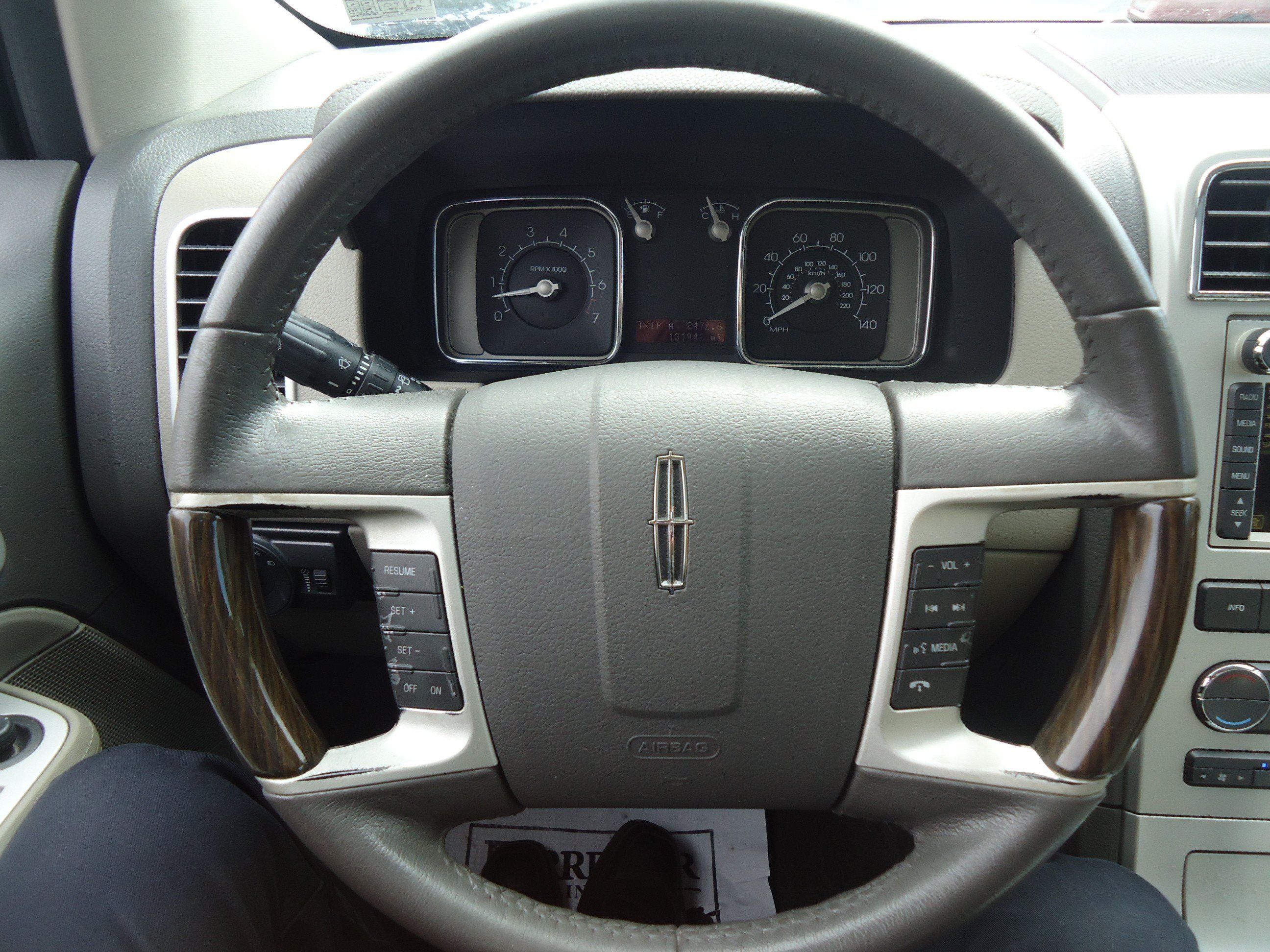 Used 2009 Lincoln MKX AWD image 13