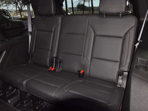 Used 2021 Chevrolet Tahoe Z71 w/ Z71 Signature Package image 15