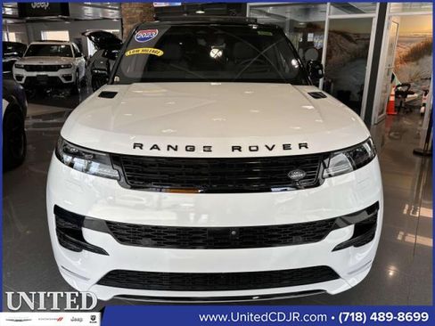 Used 2023 Land Rover Range Rover Sport SE Dynamic image 7