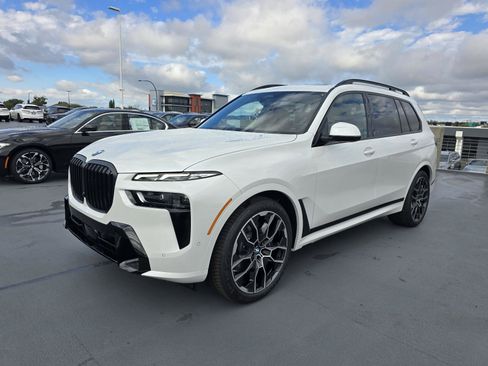 New 2026 BMW X7 xDrive40i w/ Executive Package image 7