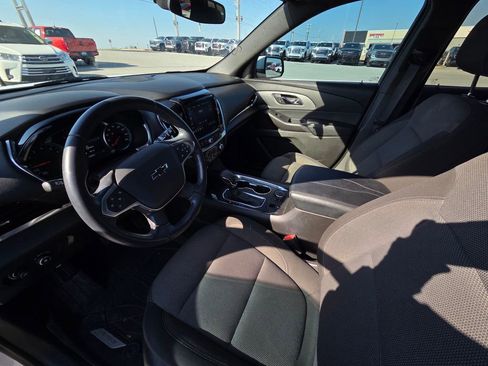Used 2022 Chevrolet Traverse LT image 10