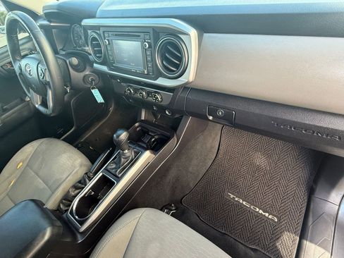 Used 2016 Toyota Tacoma SR5 image 34