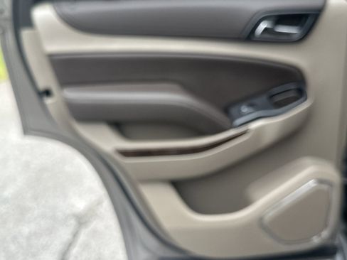 Used 2019 Chevrolet Tahoe LT RWD image 21