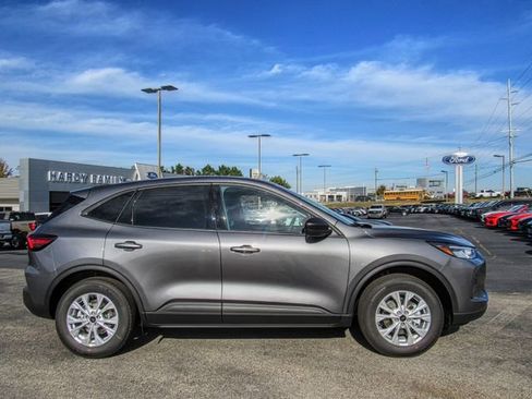 New 2026 Ford Escape Active w/ Tech Pack #1 FWD image 2